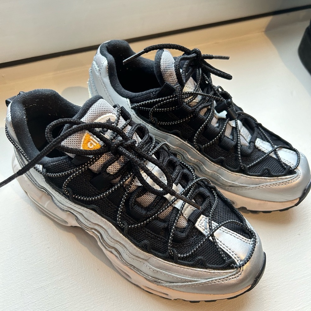 Nike black and silver air max 95 sneakers